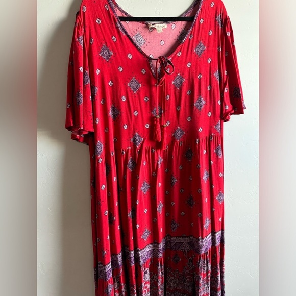 Aveology - Paisley Red and Purple Maxi Dress - Picture 9 of 10